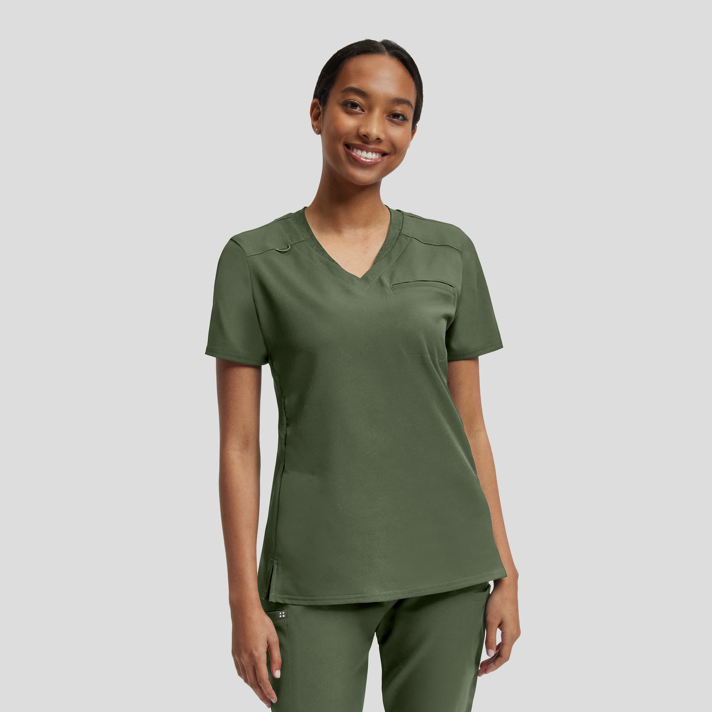 WHITE CROSS VIBE 2 POCKET V NECK