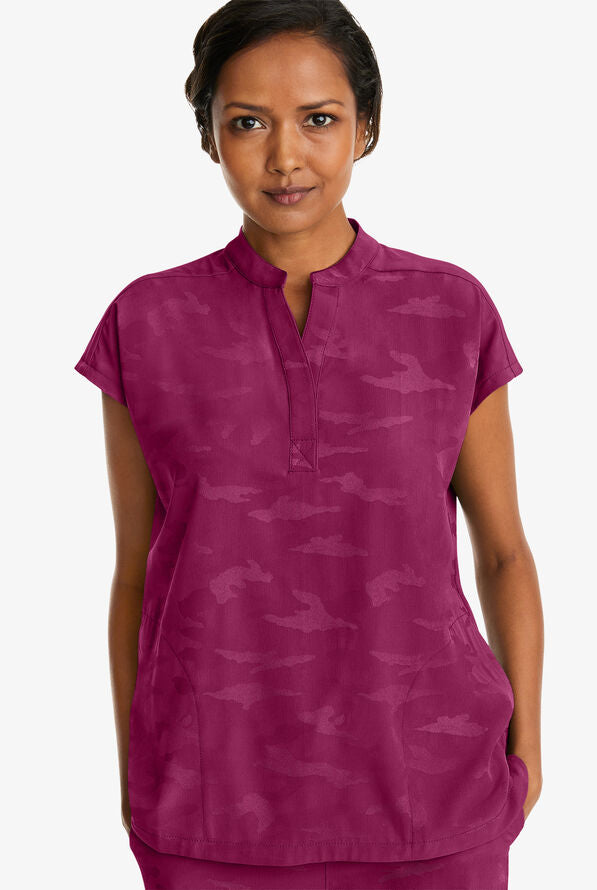 HEALING HANDS JOURNEY TOP CAMO